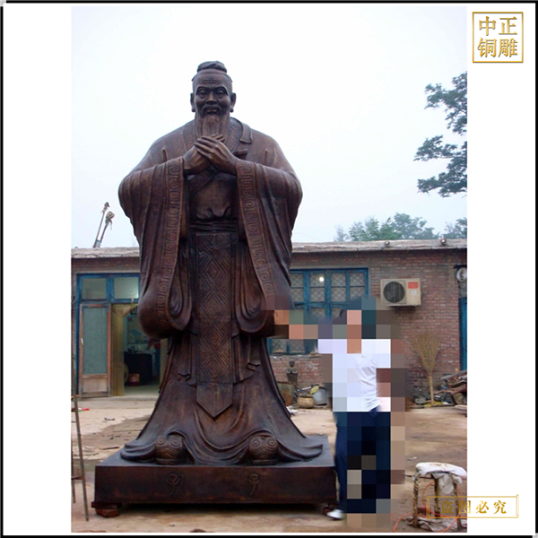 圖書(shū)館門前孔子雕像.jpg 圖書(shū)館門前孔子雕像.jpg